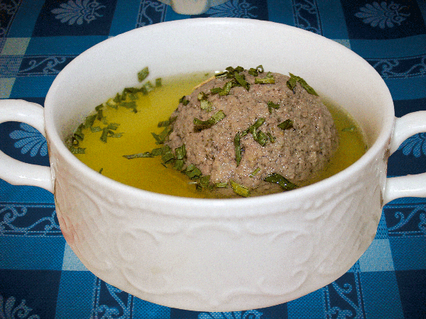 Leberknödelsuppe